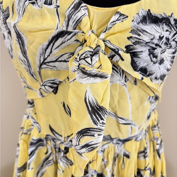 BB Dakota Joss Crepe Floral Dress - Picture 5 of 9